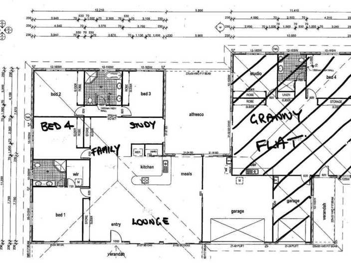 The Ultimate Central Acreage Home 29