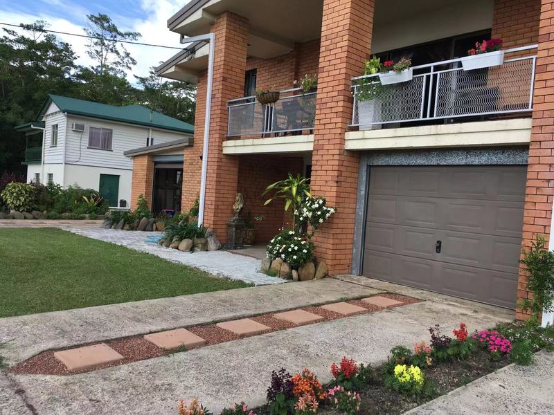 Large Family Home Innisfail 3