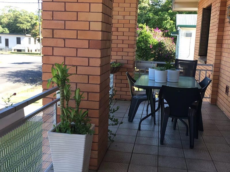 Large Family Home Innisfail 4