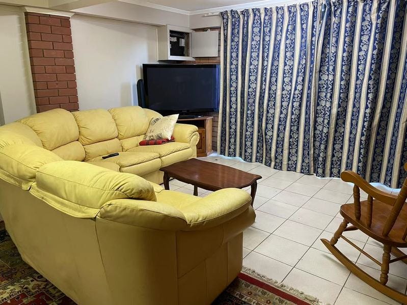 Large Family Home Innisfail 9