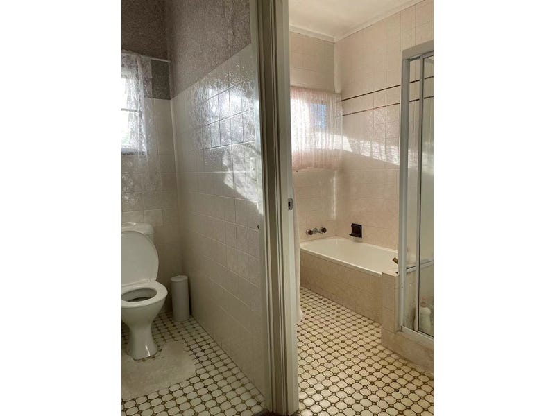 Large Family Home Innisfail 20