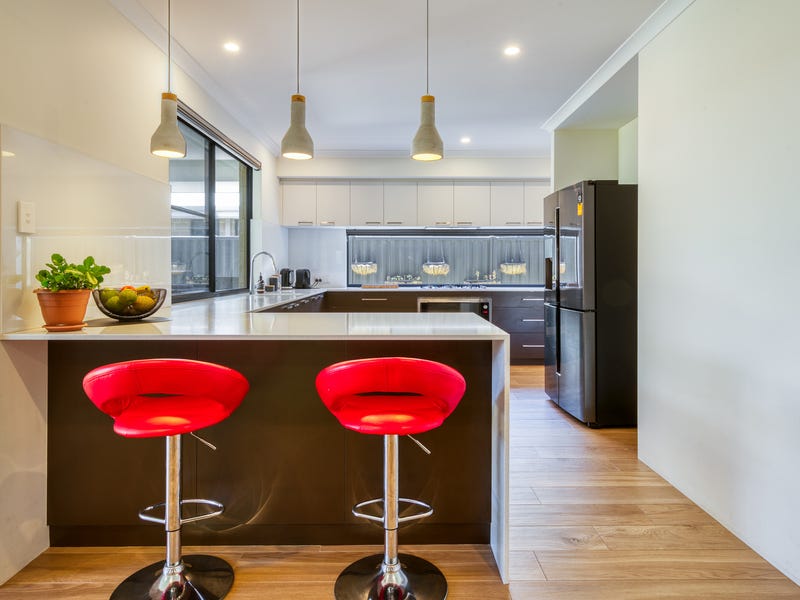 Spectacular Family Home 16
