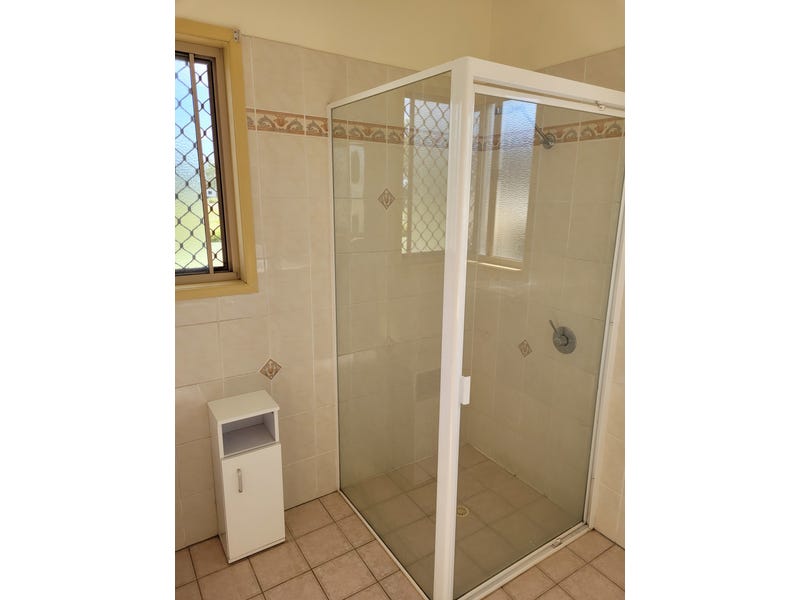 3 Bedroom office 2 bath 9
