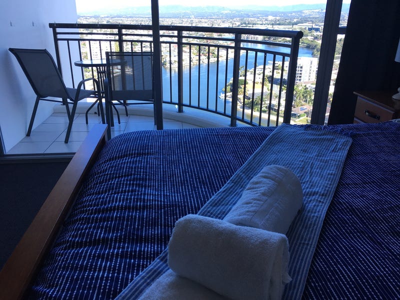 Awesome, spacious, massive views and 4