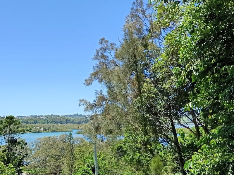 3 bedroom house overlooking river 3