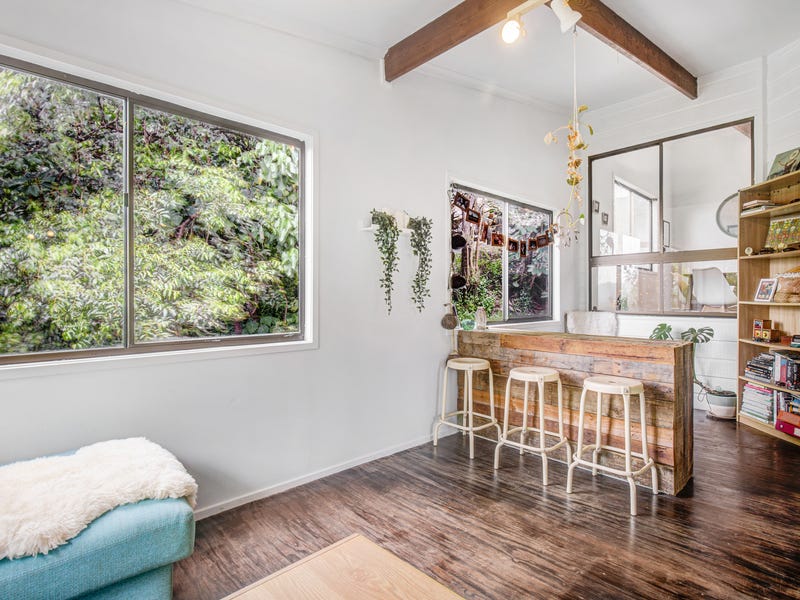 3 bedroom house overlooking river 4