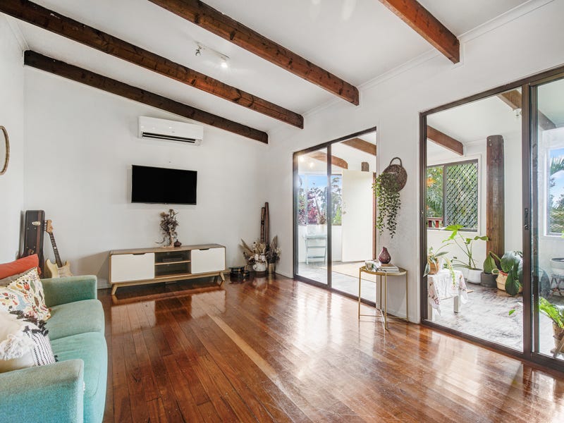 3 bedroom house overlooking river 11