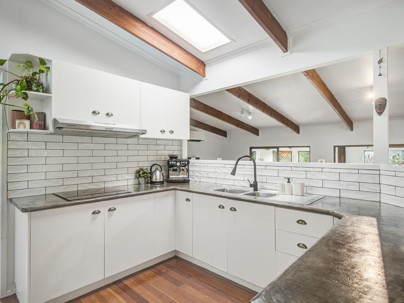3 bedroom house overlooking river 17