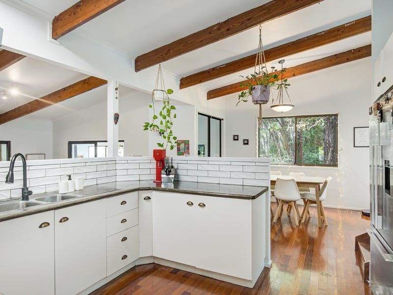 3 bedroom house overlooking river 19