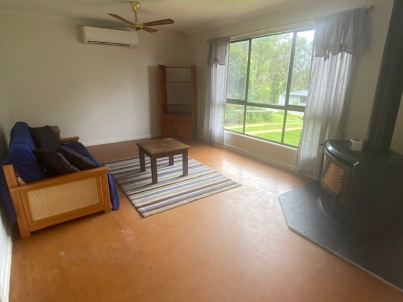 Quaint Country Location. Move in 8