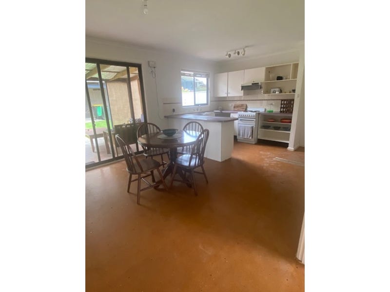 Quaint Country Location. Move in 9