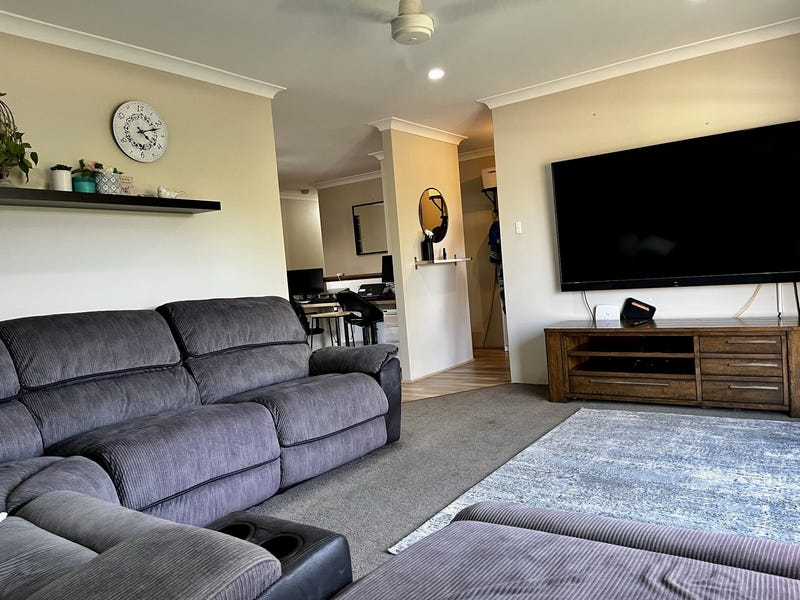Modernised 3×1 situated on large 7
