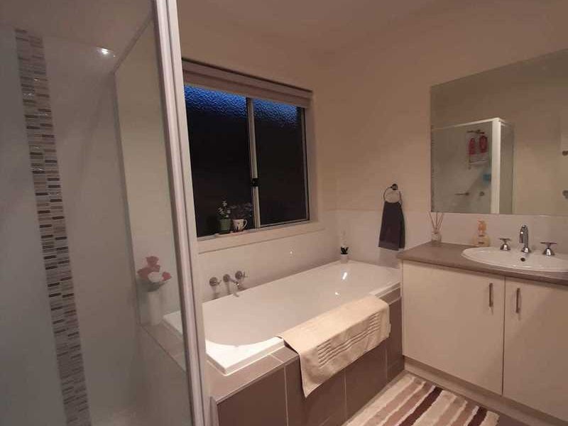 Beautiful 4 bedroom home – 10