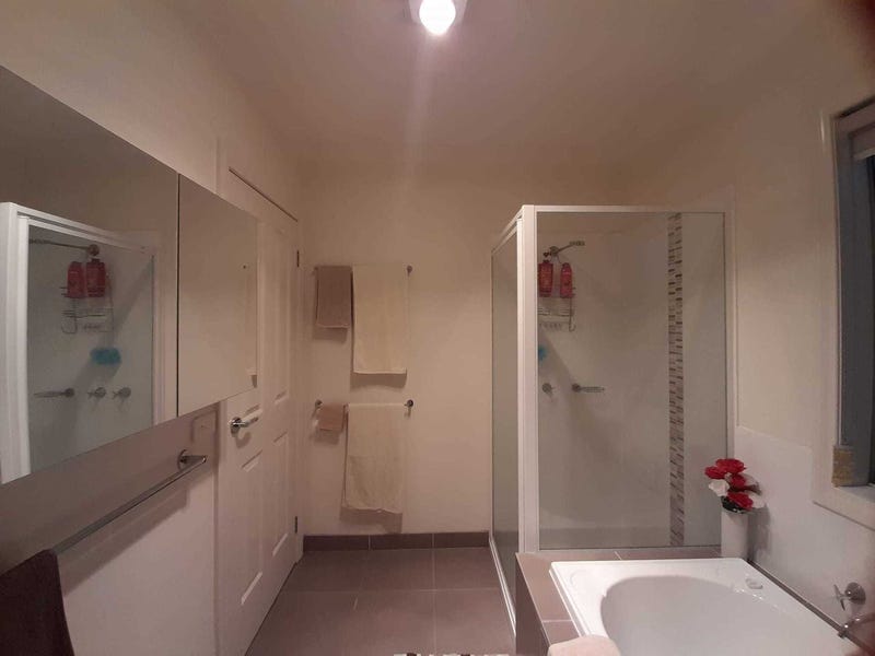 Beautiful 4 bedroom home – 11