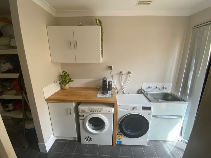 Offers over $449K 7
