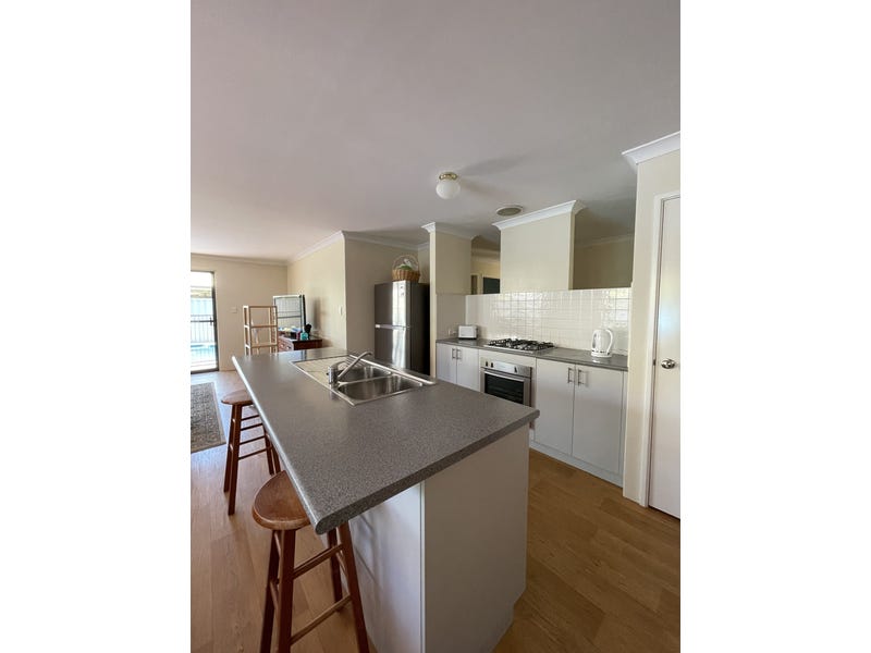 Lovely family home with pool 3
