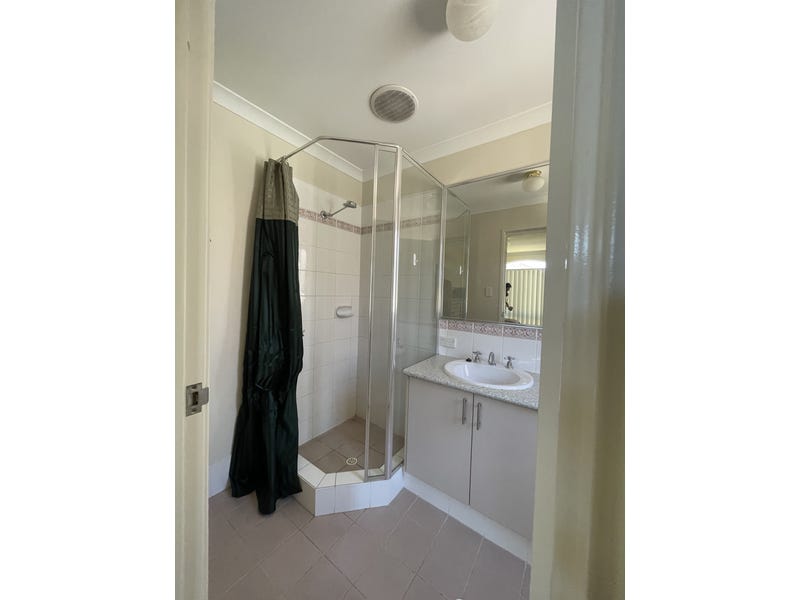 Lovely family home with pool 7