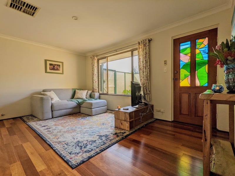 Location, convenience, lifestyle.. and the dream raised garden bed!