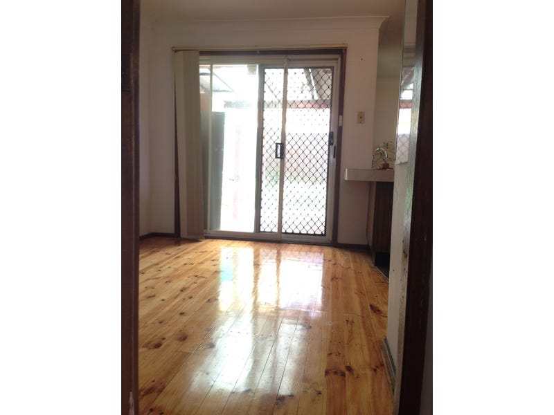 CENTRALLY LOCATED WITH GREAT VIEWS 3