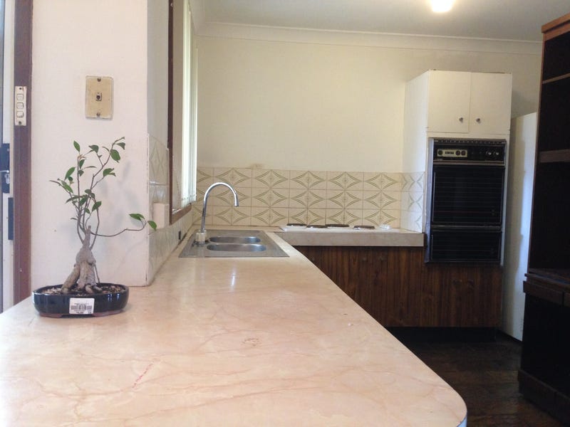 CENTRALLY LOCATED WITH GREAT VIEWS 8