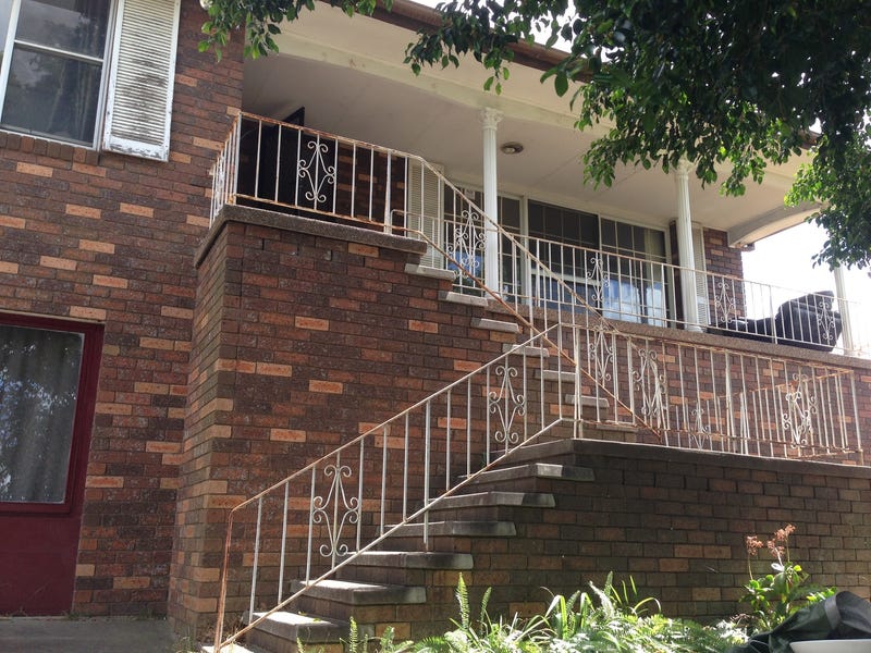 CENTRALLY LOCATED WITH GREAT VIEWS 11