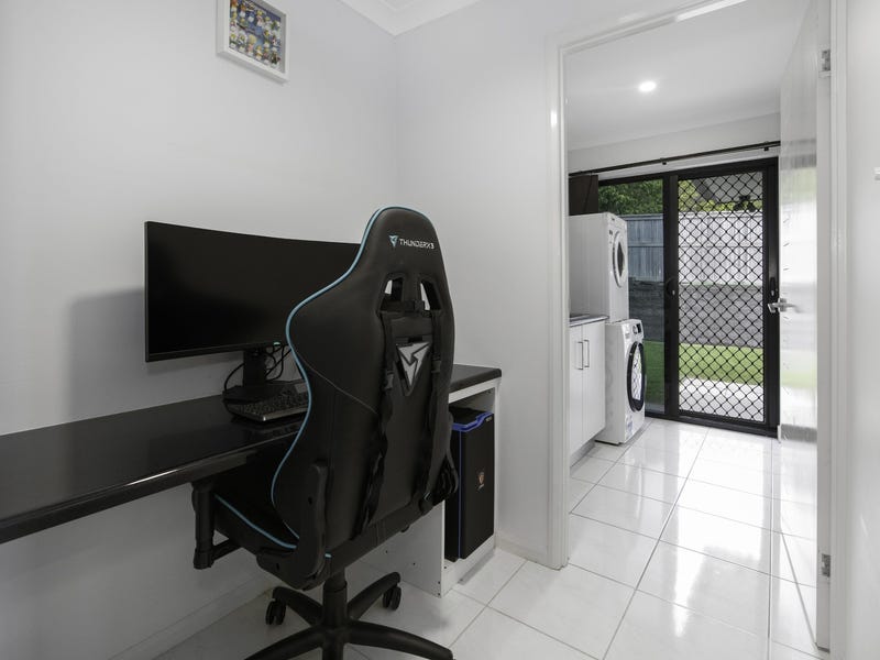 MODERN FAMILY HOME 4