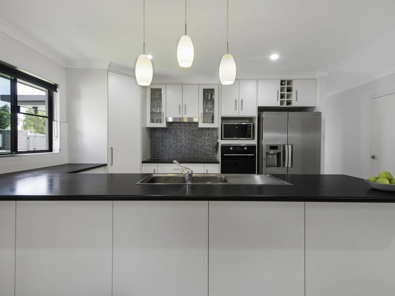 MODERN FAMILY HOME 7
