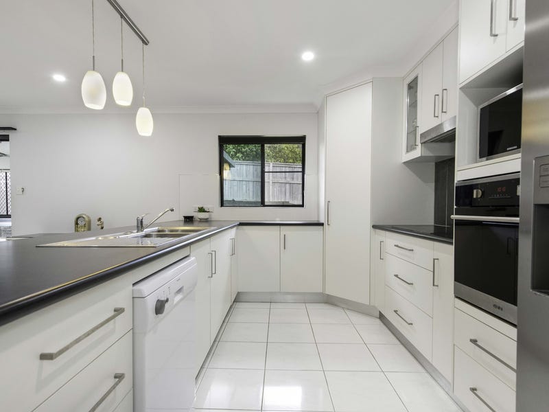MODERN FAMILY HOME 8