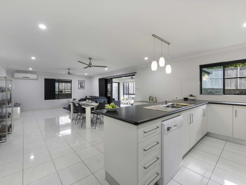 MODERN FAMILY HOME 9