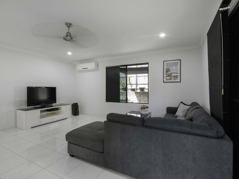 MODERN FAMILY HOME 10