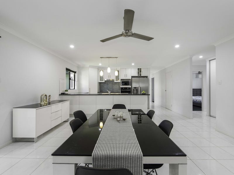 MODERN FAMILY HOME 11