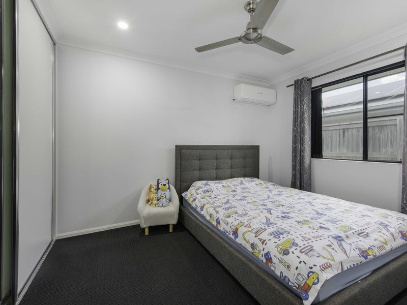 MODERN FAMILY HOME 14