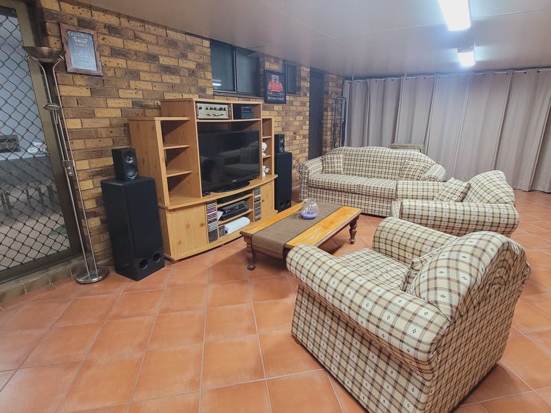 AMPLE ROOM & STORAGE FOR 7