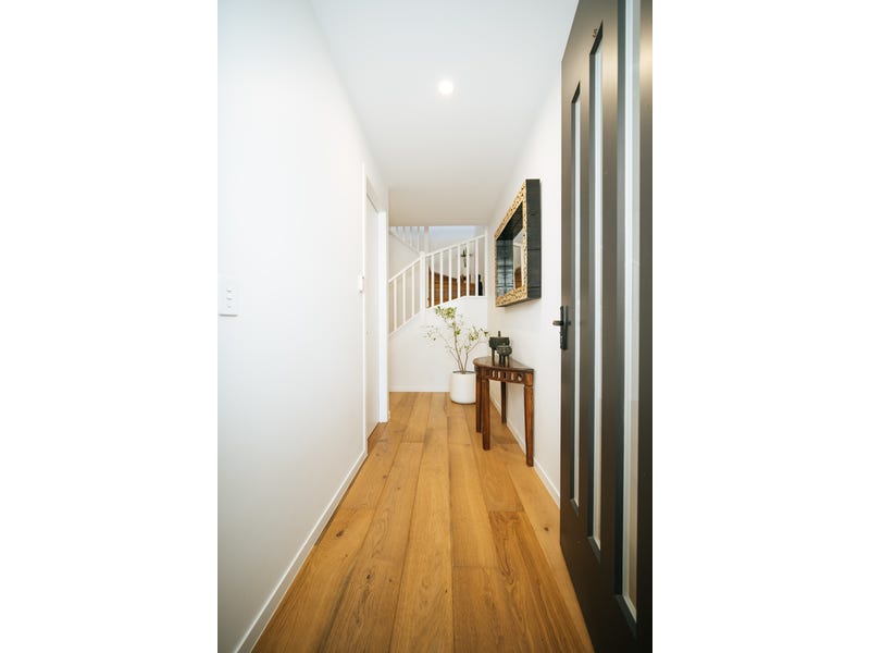 EXECUTIVE *FREEHOLD RESIDENCE 2