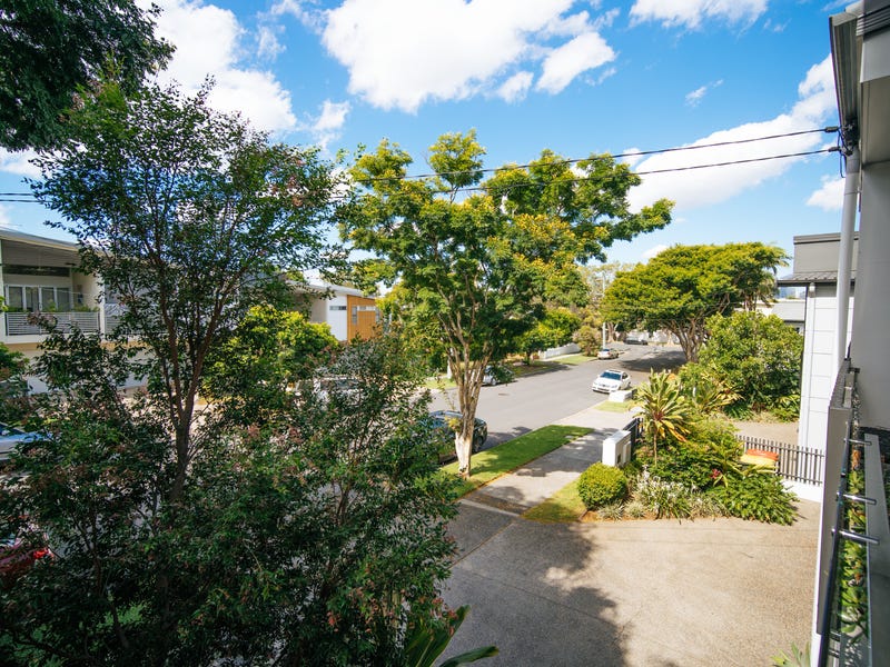EXECUTIVE *FREEHOLD RESIDENCE 15