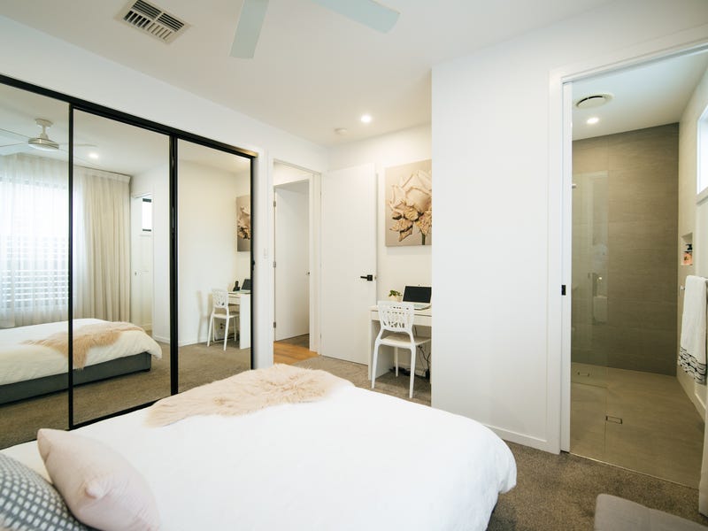 EXECUTIVE *FREEHOLD RESIDENCE 17