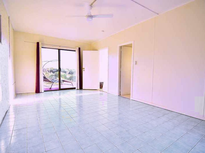 Funky low maintenance home! 8