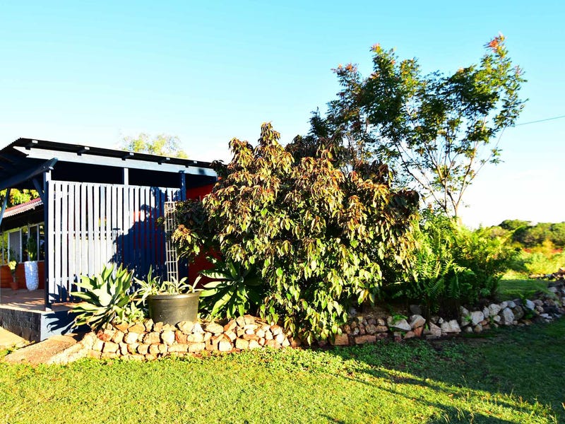 Funky low maintenance home! 16