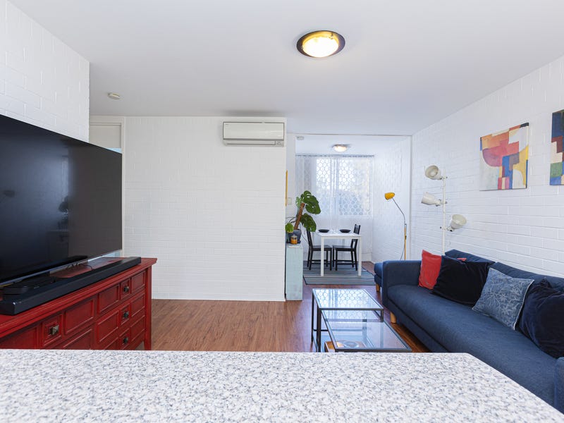 Charming 2 Bedroom& 1Bath Apartment 2