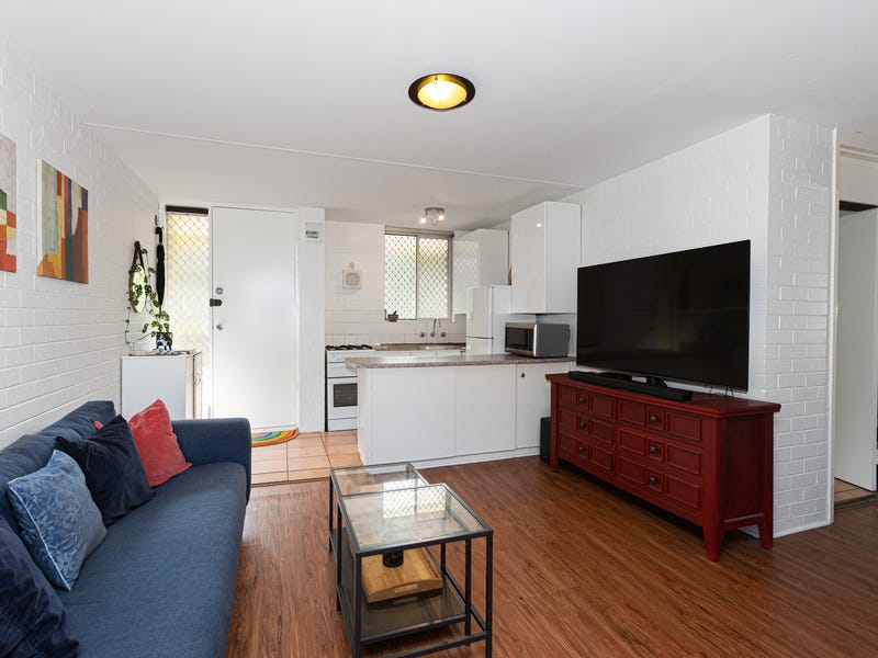 Charming 2 Bedroom& 1Bath Apartment 3