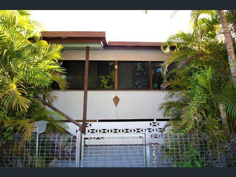 UNDER OFFER – Queenslander Home Near Town Centre