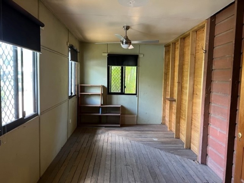 UNDER OFFER – Queenslander Home 9