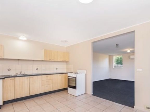 Low-Maintenance 3 Bedroom Home 5