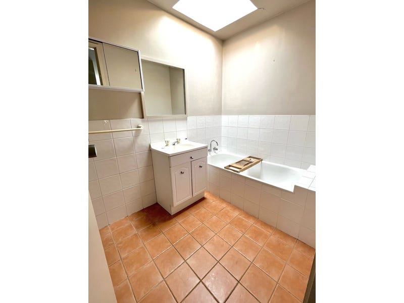 Low-Maintenance 3 Bedroom Home 9