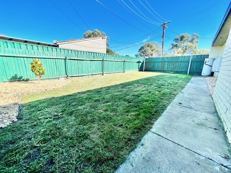 Low-Maintenance 3 Bedroom Home 13