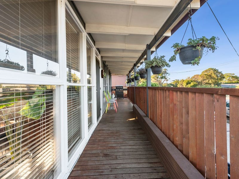 Beach House, great investment 9