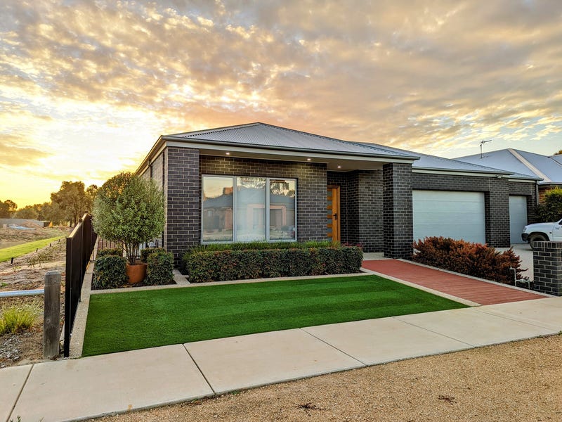 Large modern home Golf course views