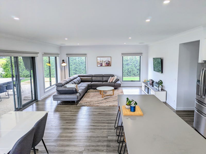 Large modern home Golf course 3