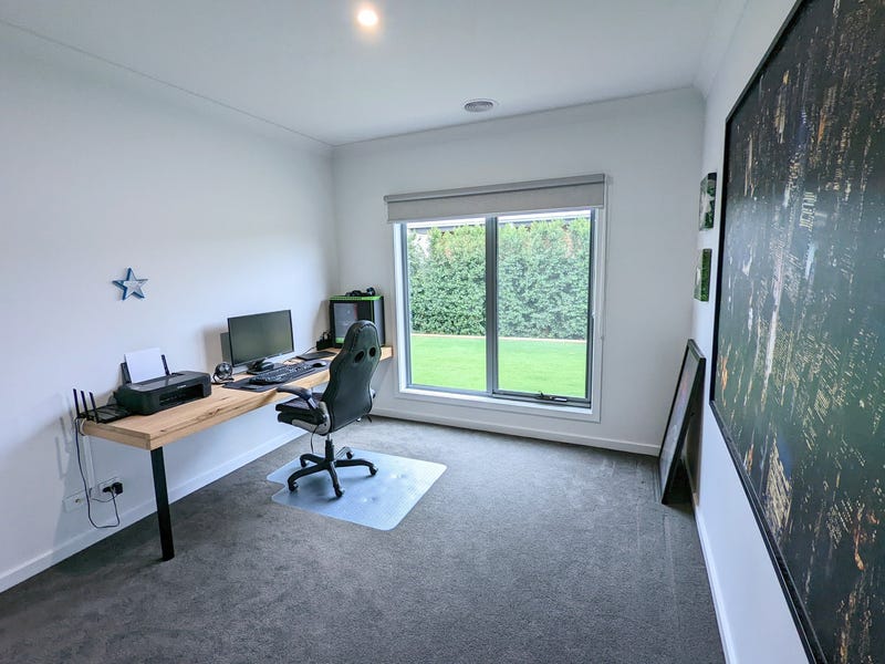 Large modern home Golf course 21