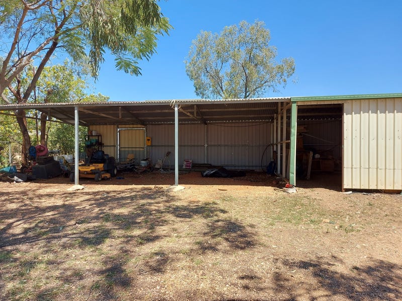 EQUINE PROPERTY RETREAT: 6.5 ACRE, 33